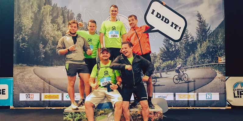 Bewire collega's op Climbing For Life
