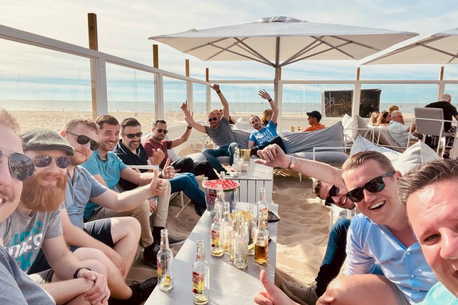 Berten en de andere coördinatoren op de Bewire Management Offsite in Oostende
