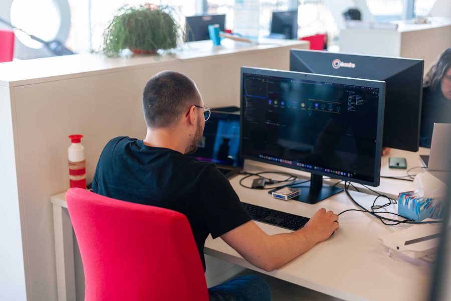 Alex, Integration Developer van Dots & Arrows werkt in MuleSoft