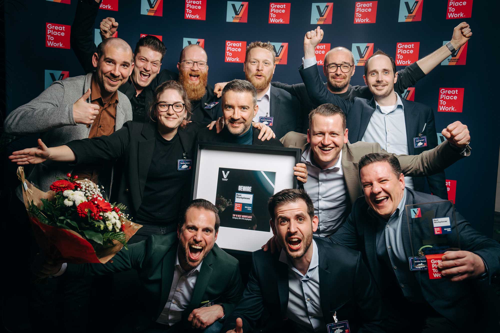 Groepsfoto van het Bewire management team op de Best Workplace awardshow van 2024